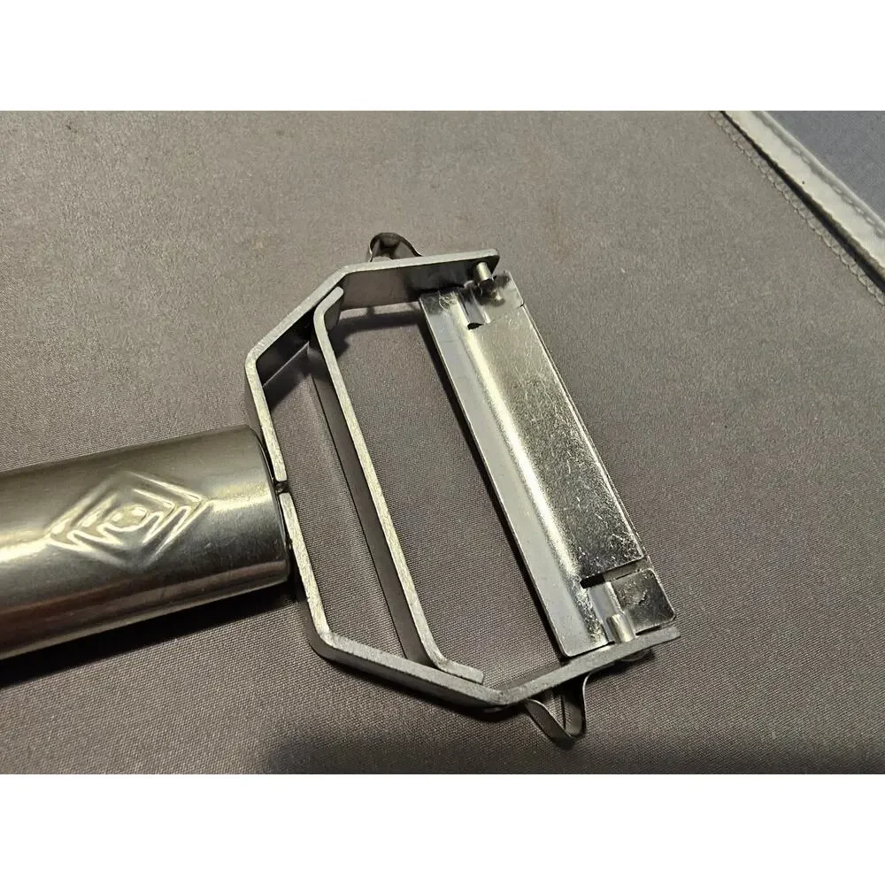 Titan Swiss Stainless Steel Julienne/Peeler/Slicer - 7